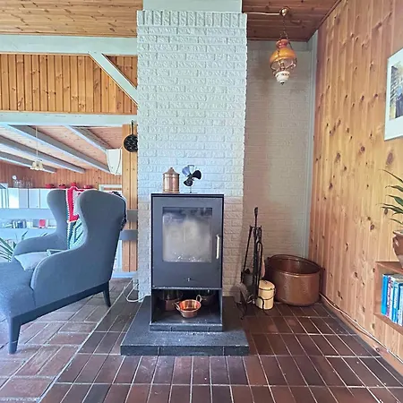 Authentic 70s Summer House In Hou