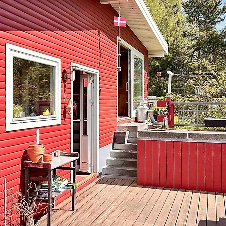 Authentic 70s Summer House In Hou Hals